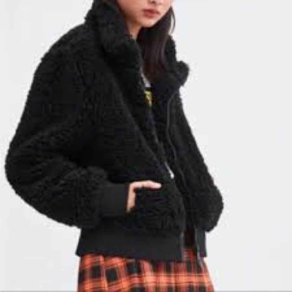Zara Teddy Crop Jacket || Black - Picture 6 of 13